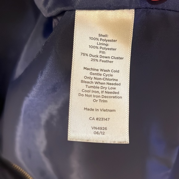 Talbots women’s navy blue puffer vest - Picture 6 of 10